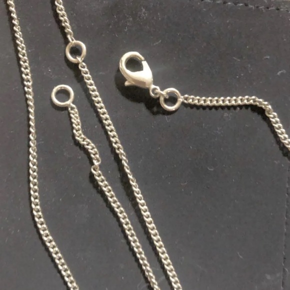 ❤️❤️SOLD❤️❤️Chanel Pearls Flower Necklace - Picture 4 of 7